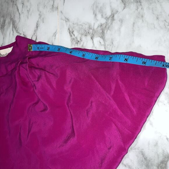 Olive Olivia 100% Silk Fuchsia Crew Neck Batwing Sleeve Blouse Open Back Size S - Picture 8 of 8
